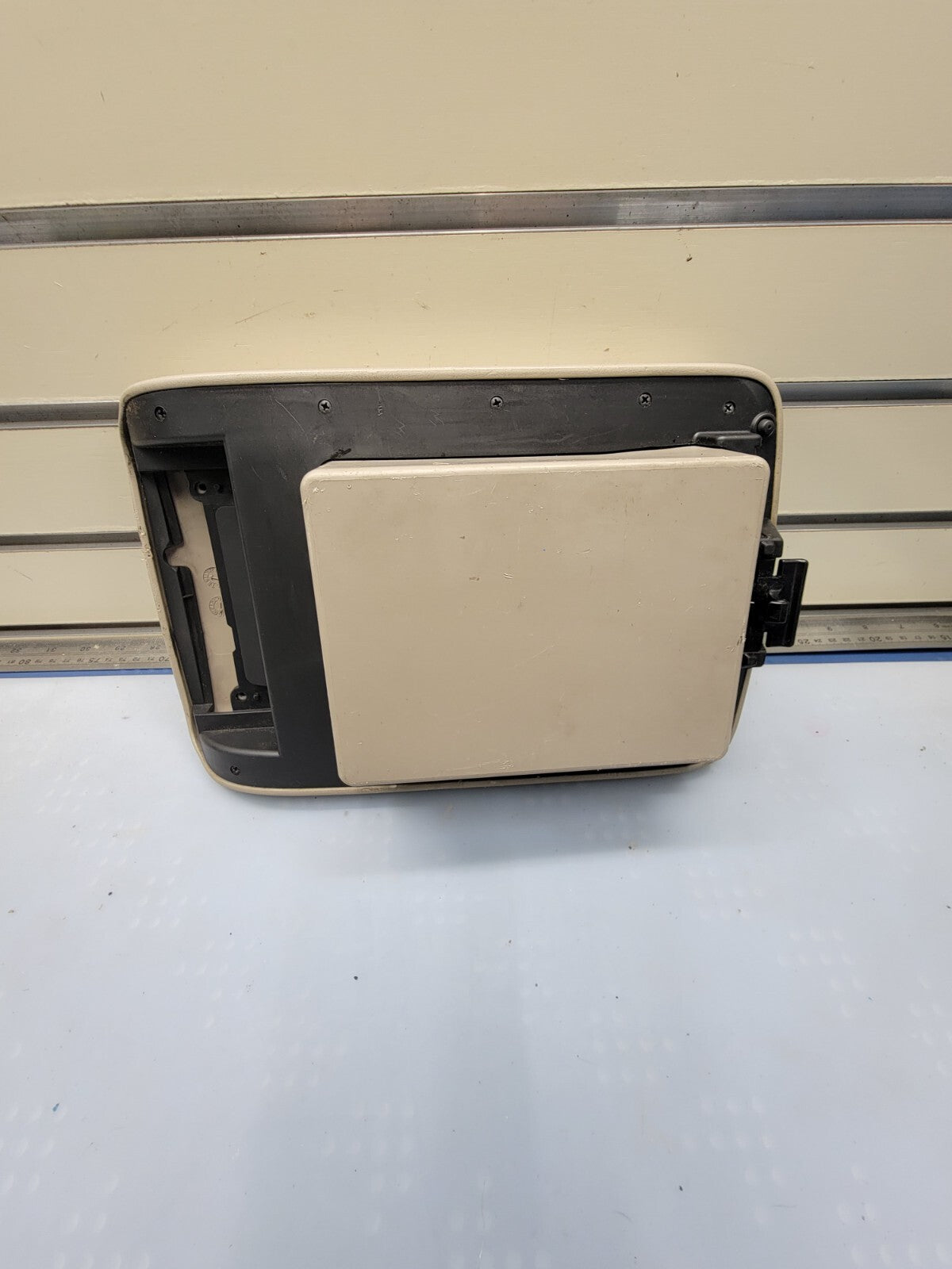 🔥 2004-2010 Toyota Sienna Center Console Lid Armrest Arm Rest Cover Tan