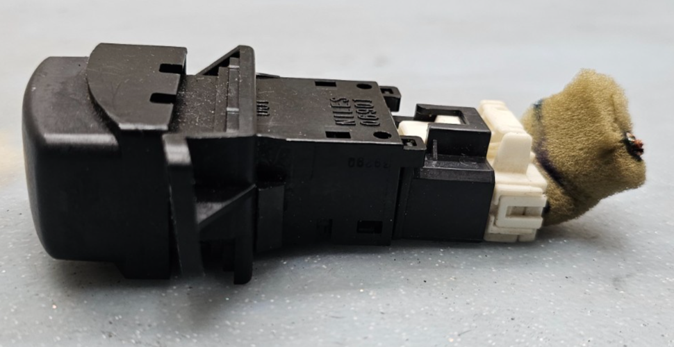 🔥00-04 SUBARU OUTBACK SEDAN 4-DR EMERGENCY HAZARD CONTROL SWITCH BUTTON BLACK