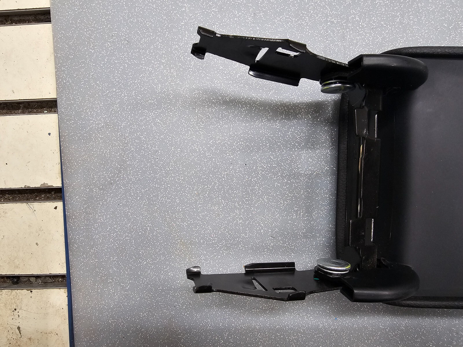 🔥11-12 Volkswagen Jetta Wagon Center Console Leather Armrest Lid Storage Black