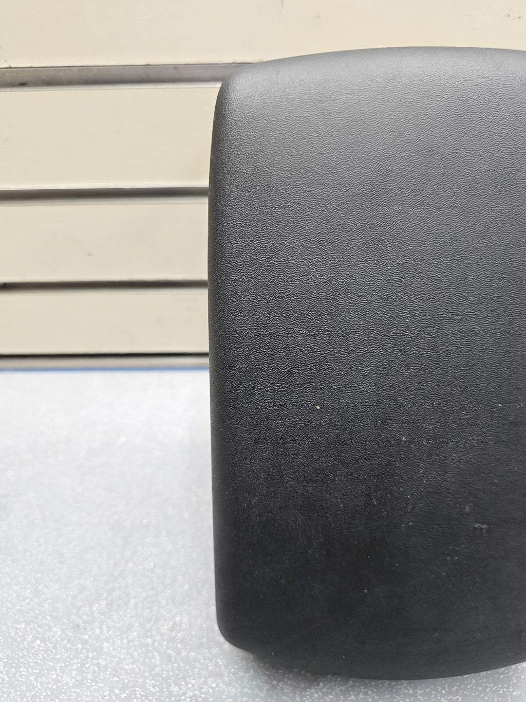 🔥07-10 Sentra Center Console Armrest Storage lid Box Top Pad Leather Black OEM