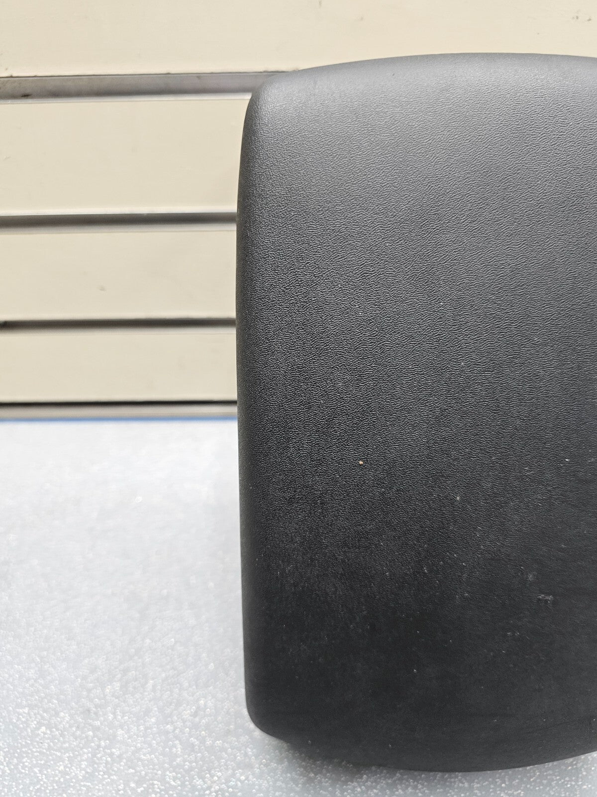 🔥07-10 Sentra Center Console Armrest Storage lid Box Top Pad Leather Black OEM