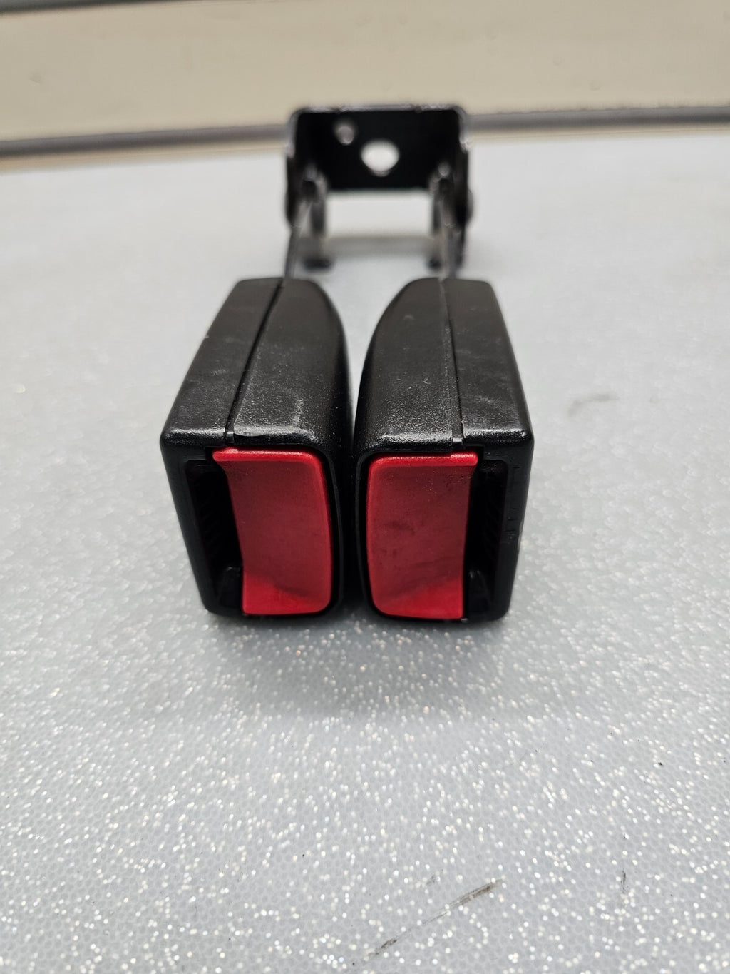 07-13 Chevrolet Silverado Sierra Extended Cab Rear Double Seat Belt buckle Latch