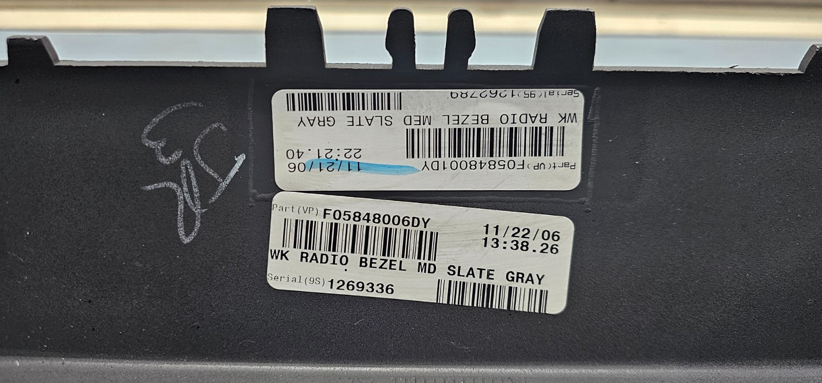 🔥05-07 Jeep Grand Cherokee Dash AM FM RADIO STERE0 TRIM BEZEL PANEL Gray B30