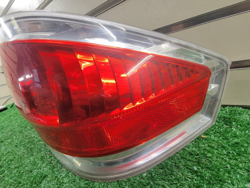 🔥08-11 Ford Focus Sedan Right passenger Tail Light Lamp Assembly Chrome OEM