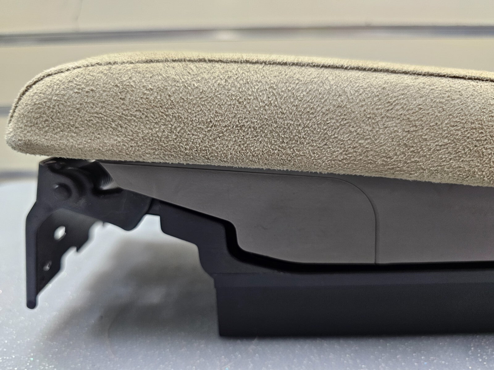 🔥07-12 Nissan Altima Center Console Lid Arm Rest Top Pad Cover Assembly Tan OEM