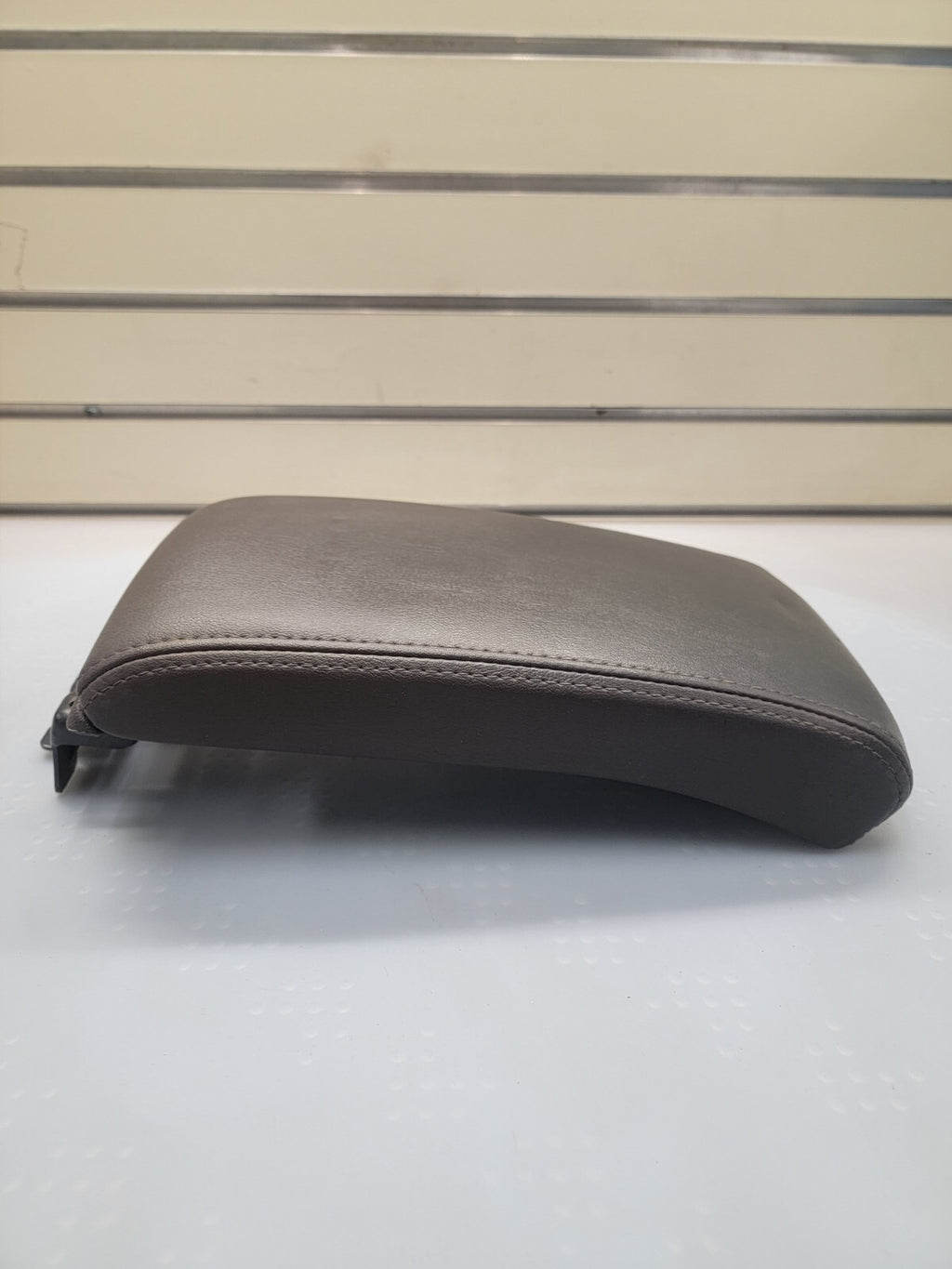 🔥08-12 Chevy Malibu FRONT CONSOLE LID ARMREST ASSEMBLY SLIDING STORAGE BLACK