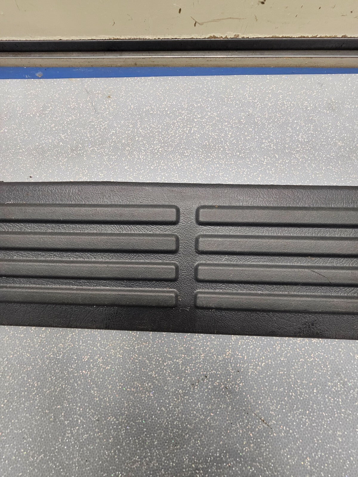 🔥99-06 SILVERADO SIERRA LEFT/RIGHT REAR CREW CAB DOOR SILL SCUFF PLATE TRIM OEM