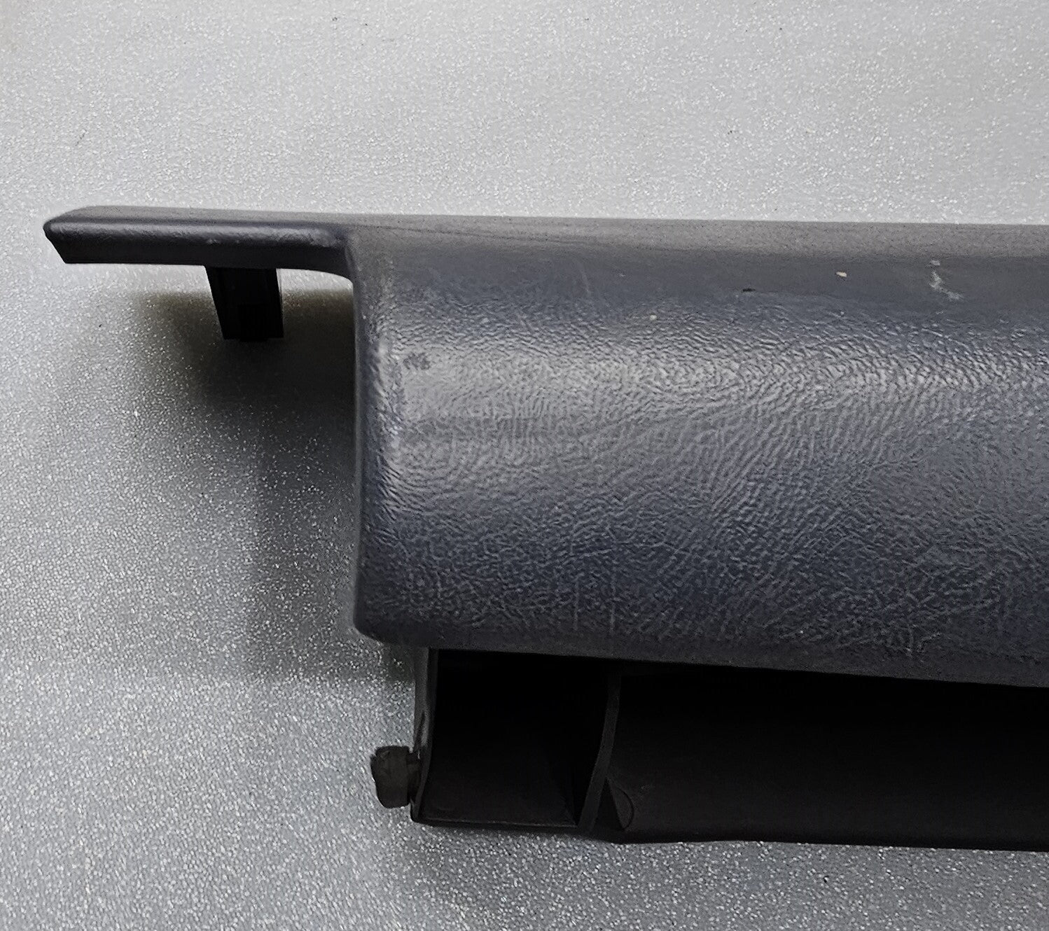 95-99 CHEVY GMC TRUCK SILVERADOC/K Glove Box Storage Compartment Assembly BLUEG2