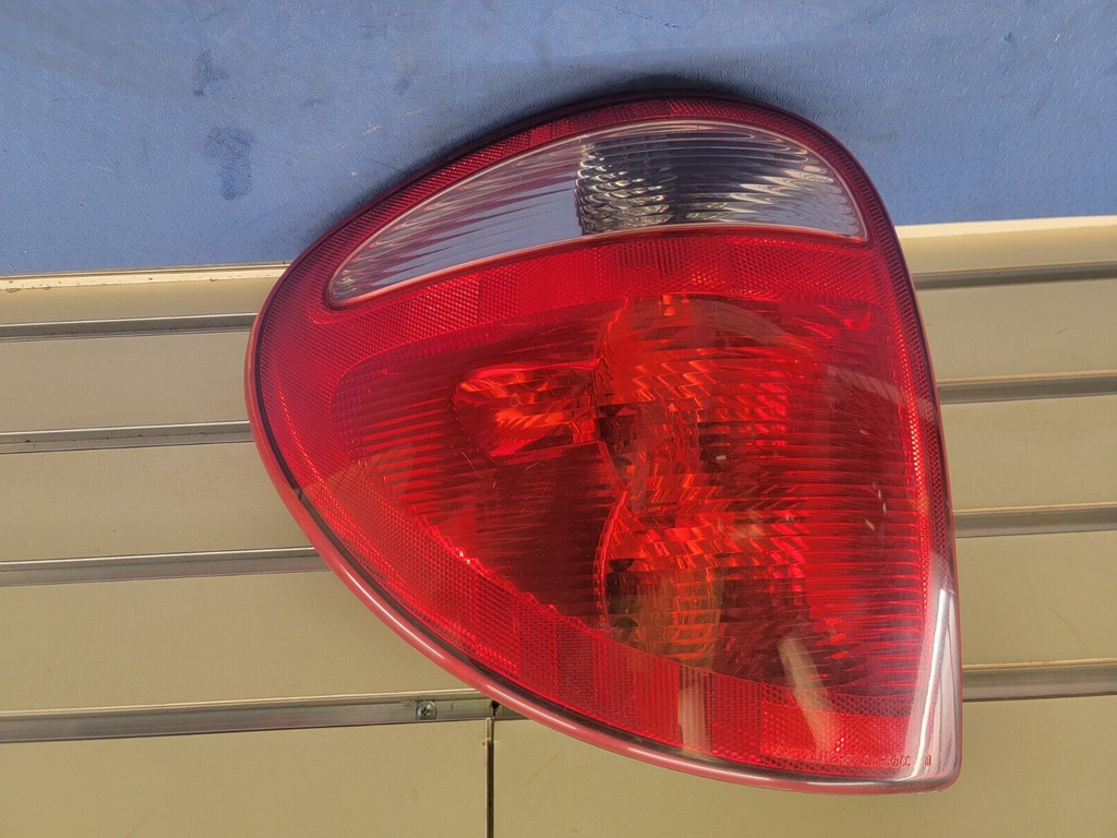 🔥04-07 chrysler Town Country Dodge Grand Caravan left driver Taillight Assembly
