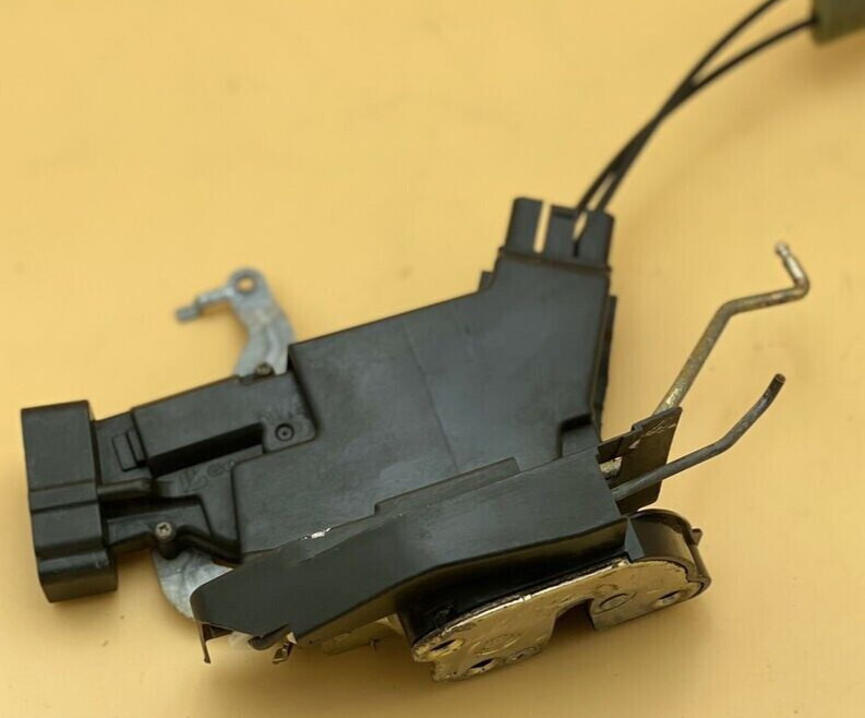🔥2001-2007 Toyota Sequoia LEFT FRONT driver door latch lock actuator OEM