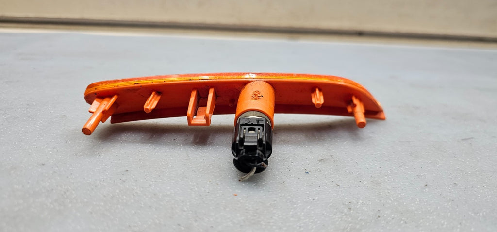🔥2017-2025  PACIFICA Voyager passenger Side Marker Lamp ORANGE