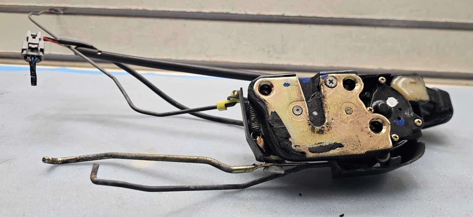 🔥98-02 TOYOTA COROLLA CHEVY PRIZM FRONT LEFT DRIVER DOOR LATCH ACTUATOR OEM