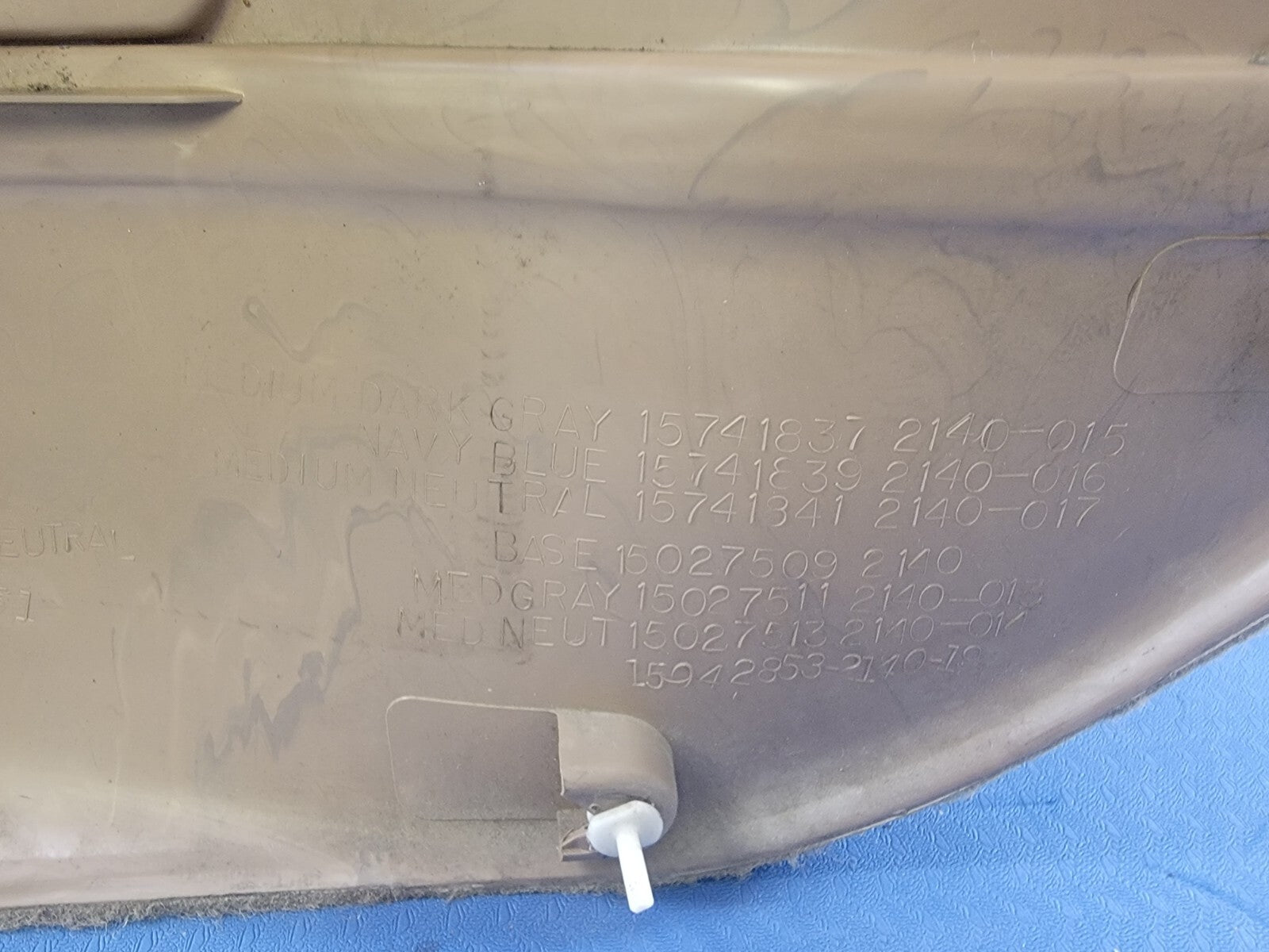 🔥1995-1999 Chevrolet GMC Silverado escalade DOOR PANEL Rear left Auto TAN  D2