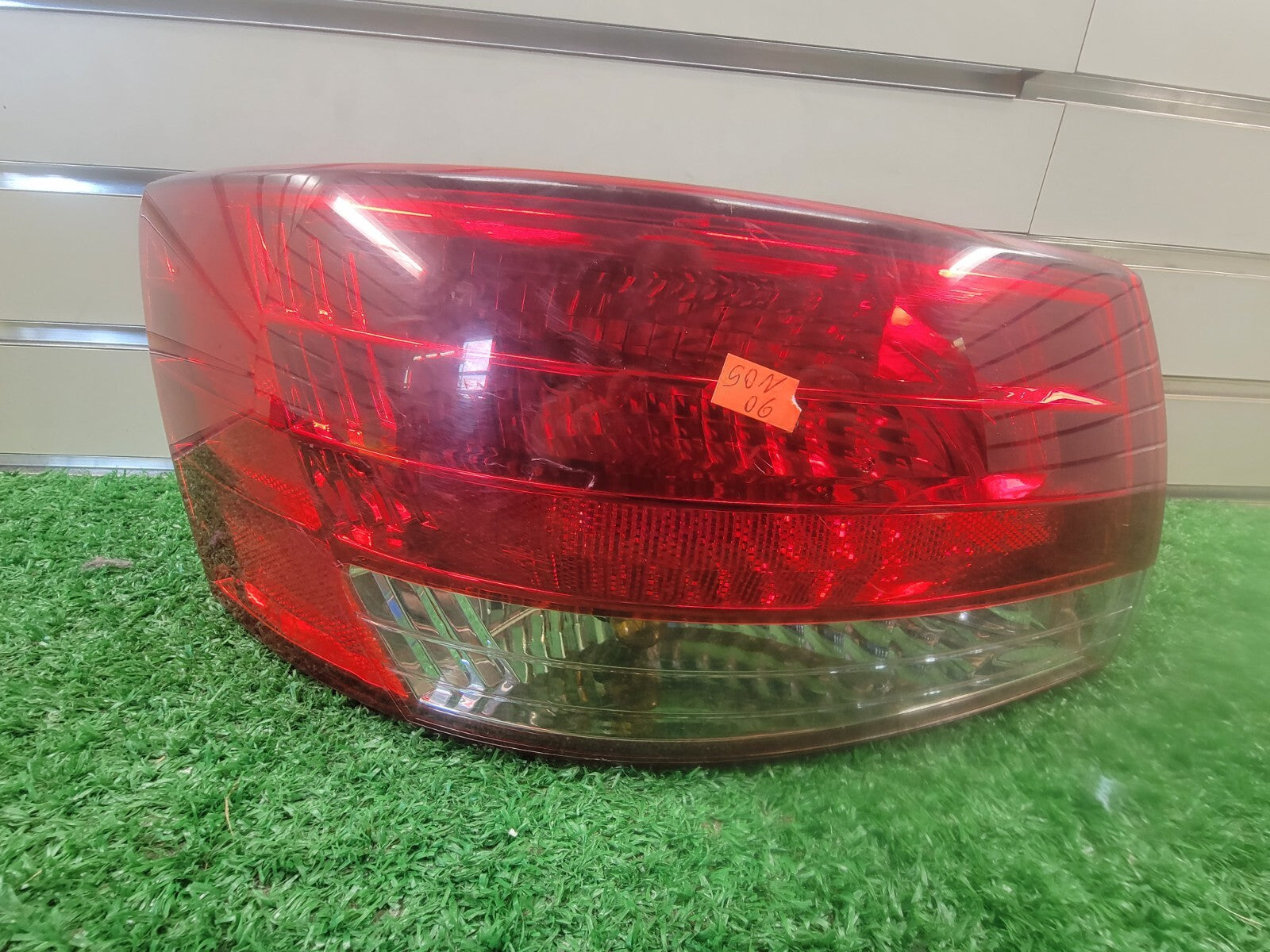 🔥06-08 Hyundai Sonata Outer Tail Light Assembly Lamp Left Driver Chrome Halogen