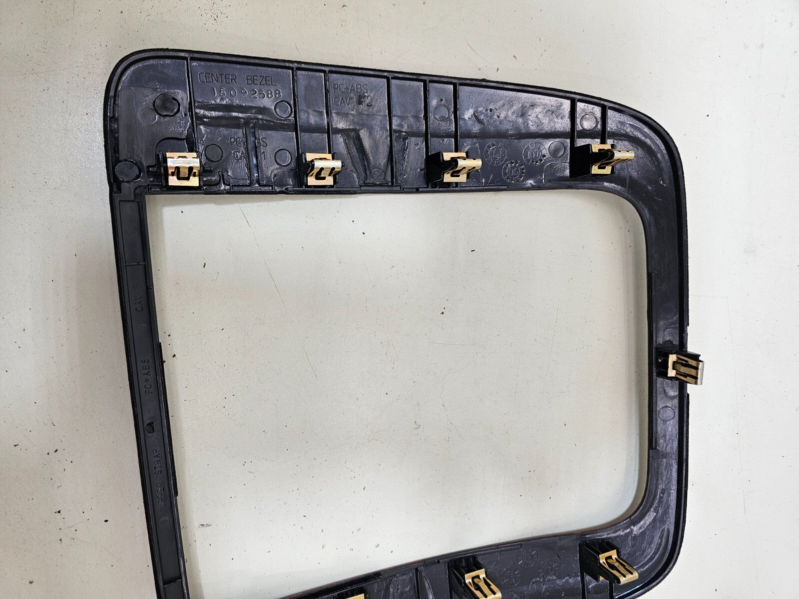 07-13 CHEVY SUBURBAN TAHOE YUKON CENTER DASH RADIO BEZEL TRIM WOODGRAIN ASSEMBLY