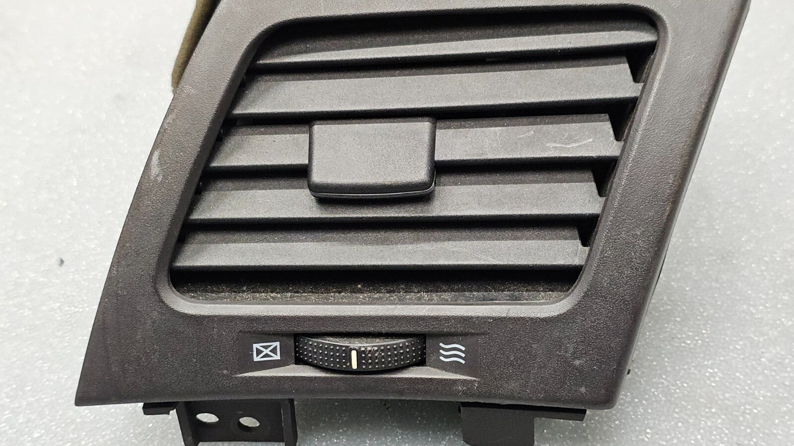 09-10 HYUNDAI SONATA DASH RIGHT PASSENGER AC HEATER AIR VENT CONDITIONING BLACK