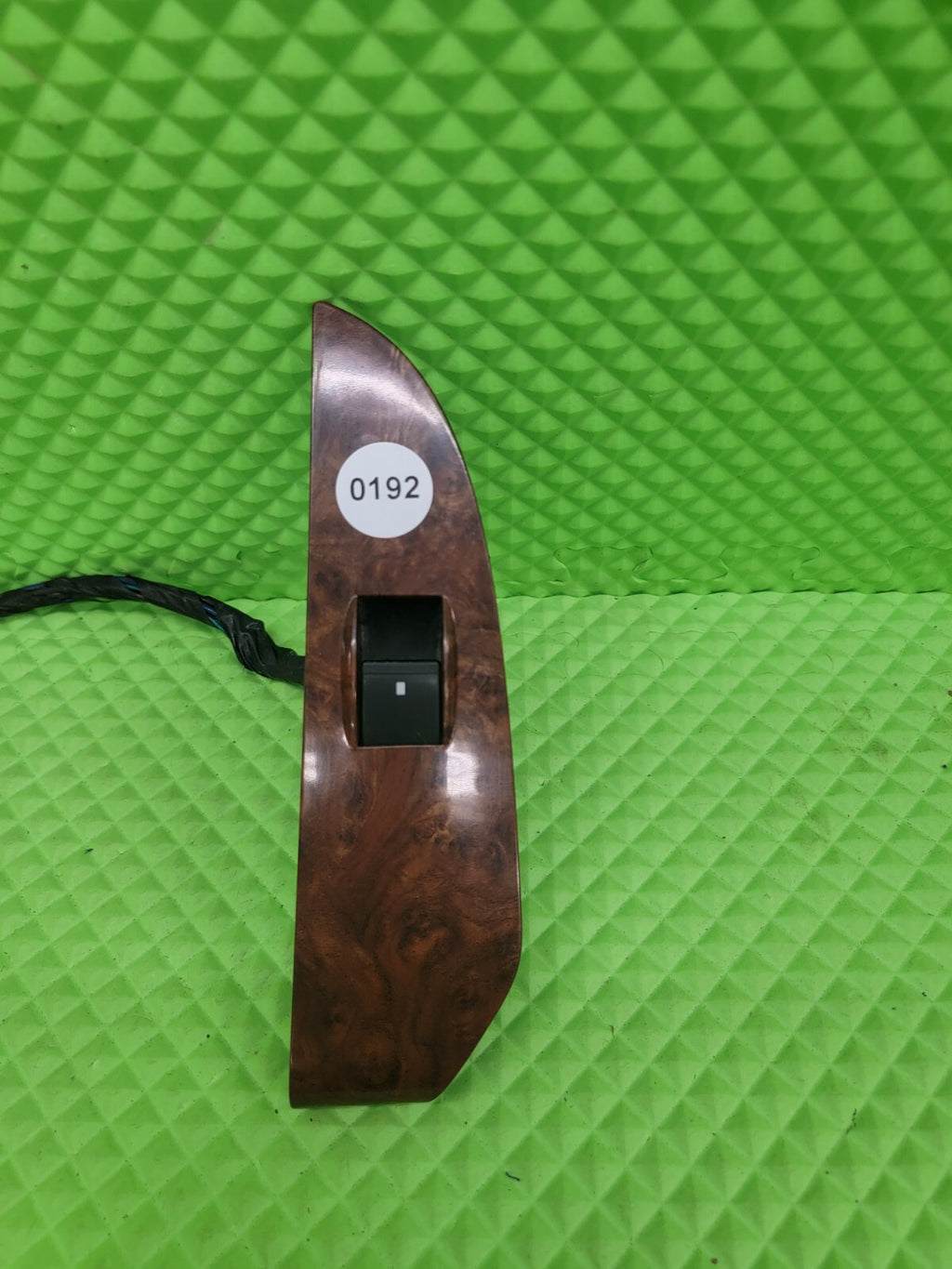 🔥07 - 13 Chevy saburban rear left Side Window Switch Bezel OEM WOODGRAIN WS5