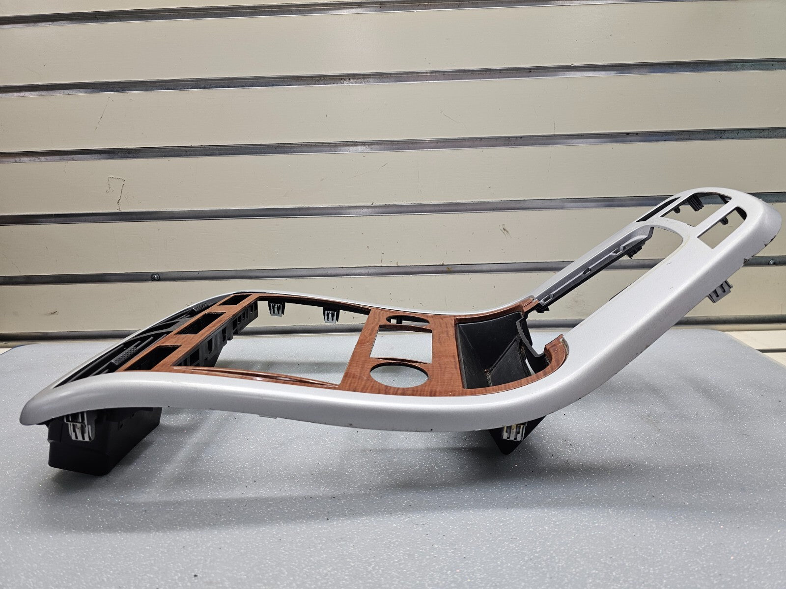 🔥07-09 Equinox Center Dash Radio Climate Surround Bezel Trim SILVER/WOOD B43
