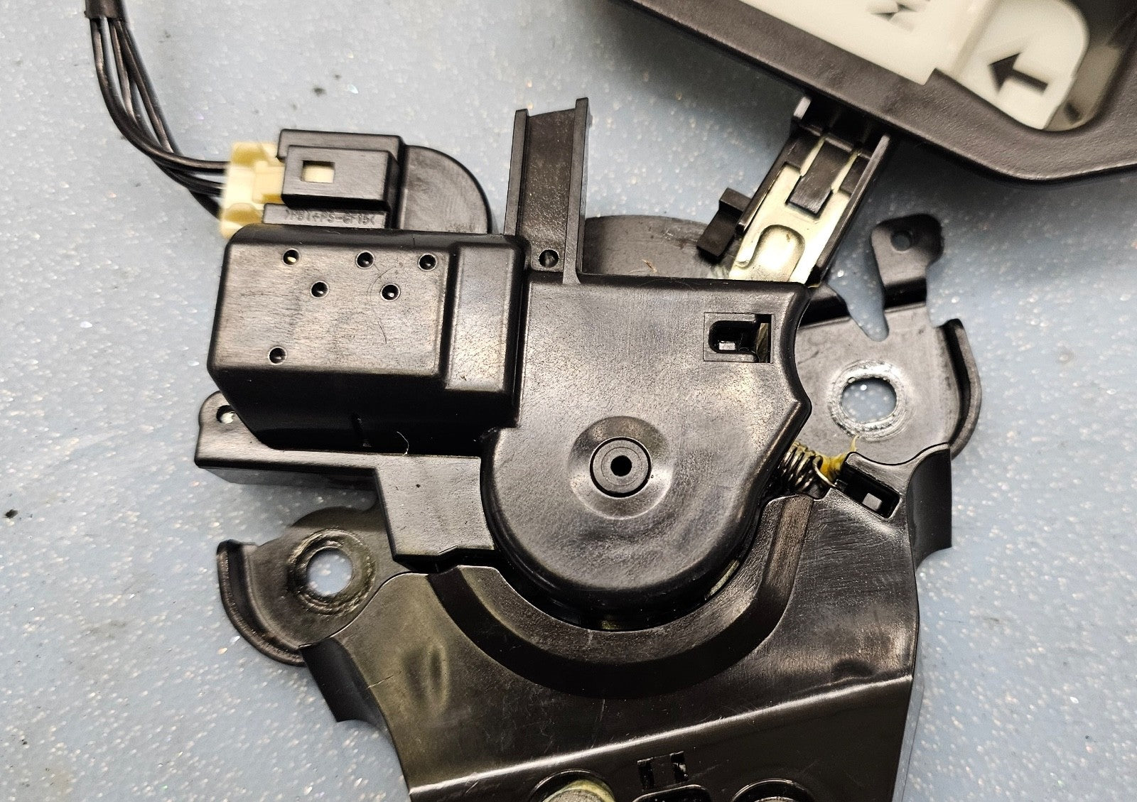 09-13 Mazda 3 6 Sedan Power Trunk Latch Lid Deck Lock Release Tailgate Actuator