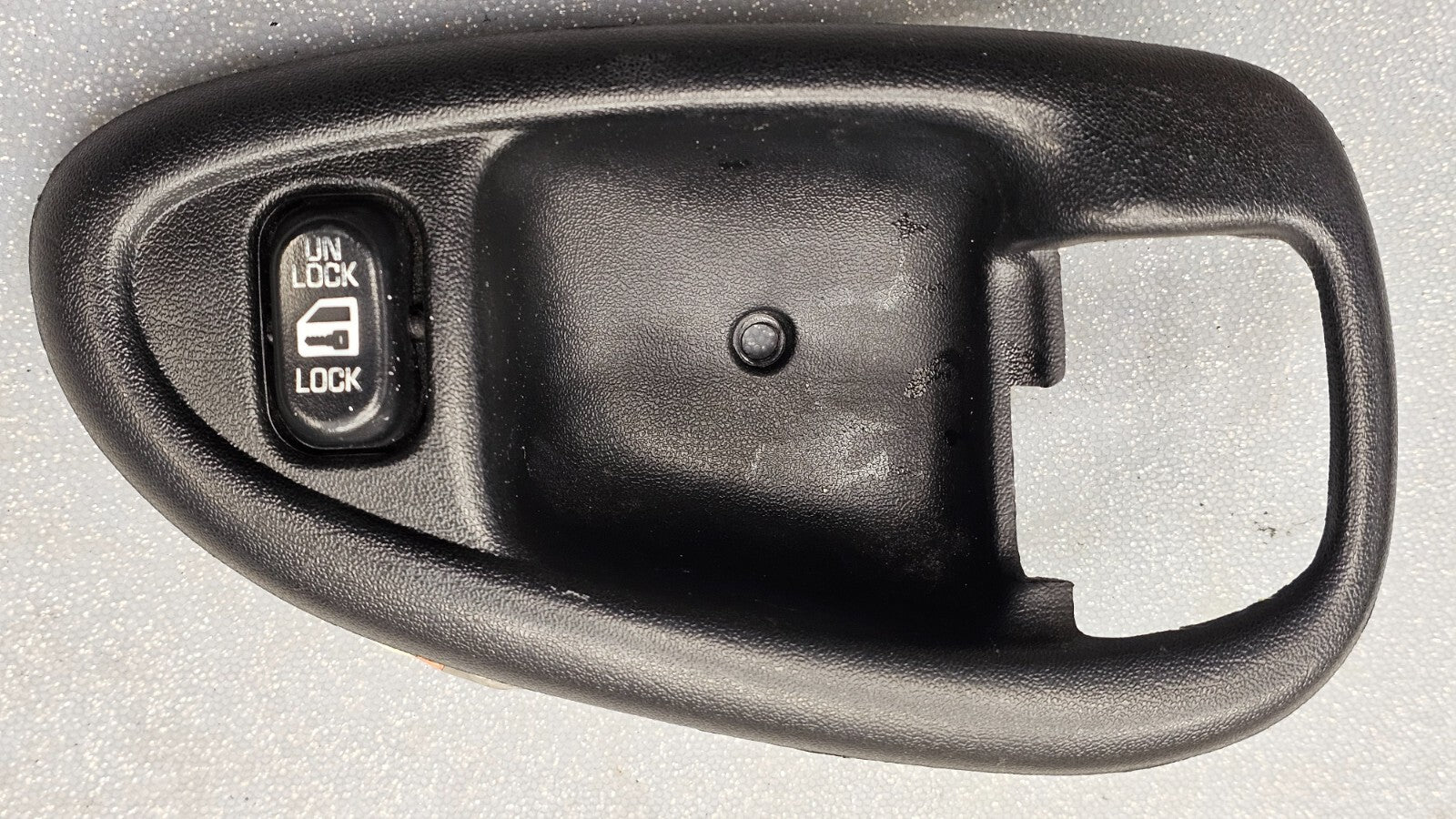 🔥95-99 Monte Carlo Right Passenger Power Lock Switch Door Handle Bezel Black