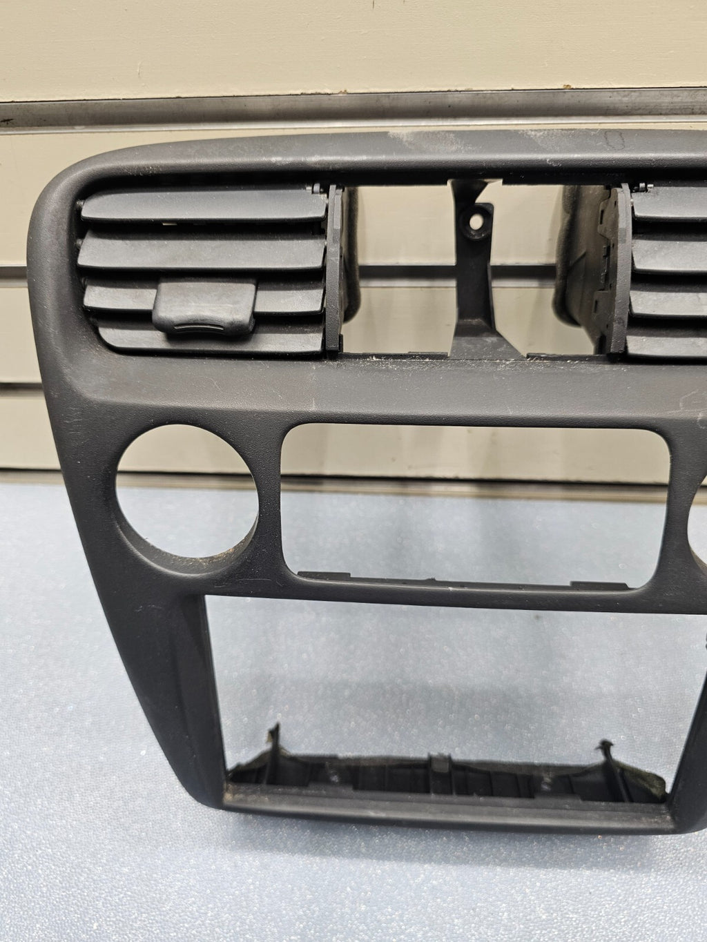 98-02 HONDA ACCORD FRONT CENTER DASH RADIO STEREO CLIMATE BEZEL TRIM PANEL BLACK