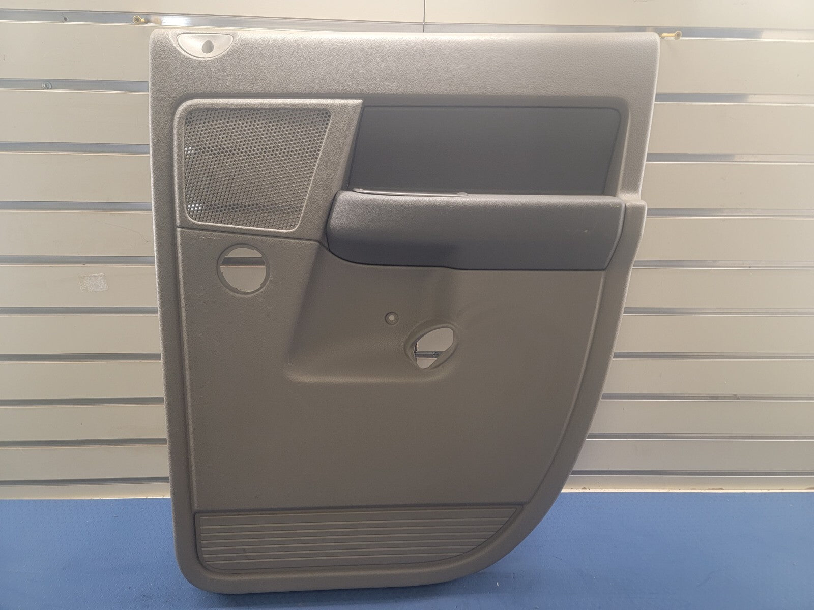 🔥2006-2009 Dodge Ram 2500 Right LH REAR Passenger  DOOR PANEL gray