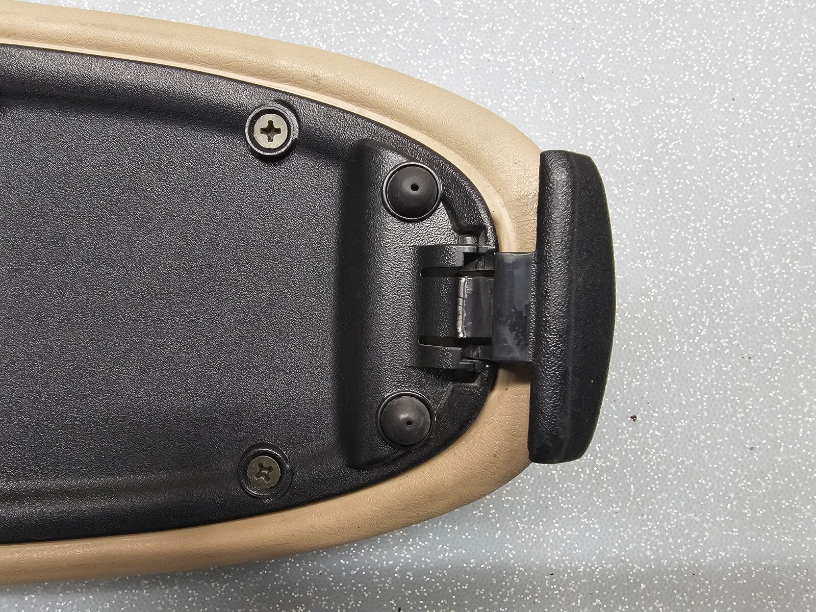 🔥00-07 FOCUS CENTER CONSOLE LID ARMREST LID COVER LEATHER STORAGE ASSEMBLY TAN