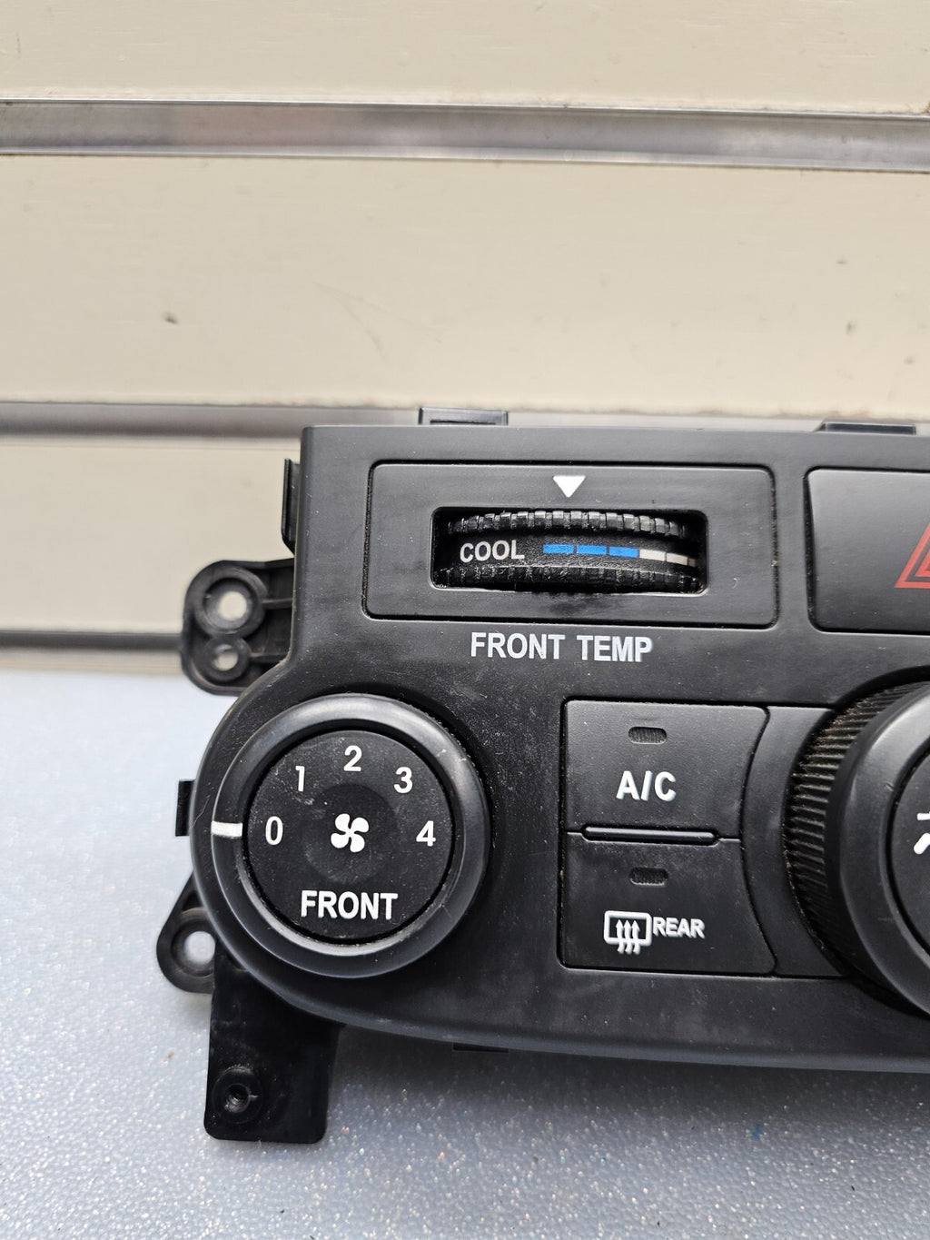🔥06-14 Kia Sedona Dash A/C Heater Temperature Climate Control Conditioner OEM