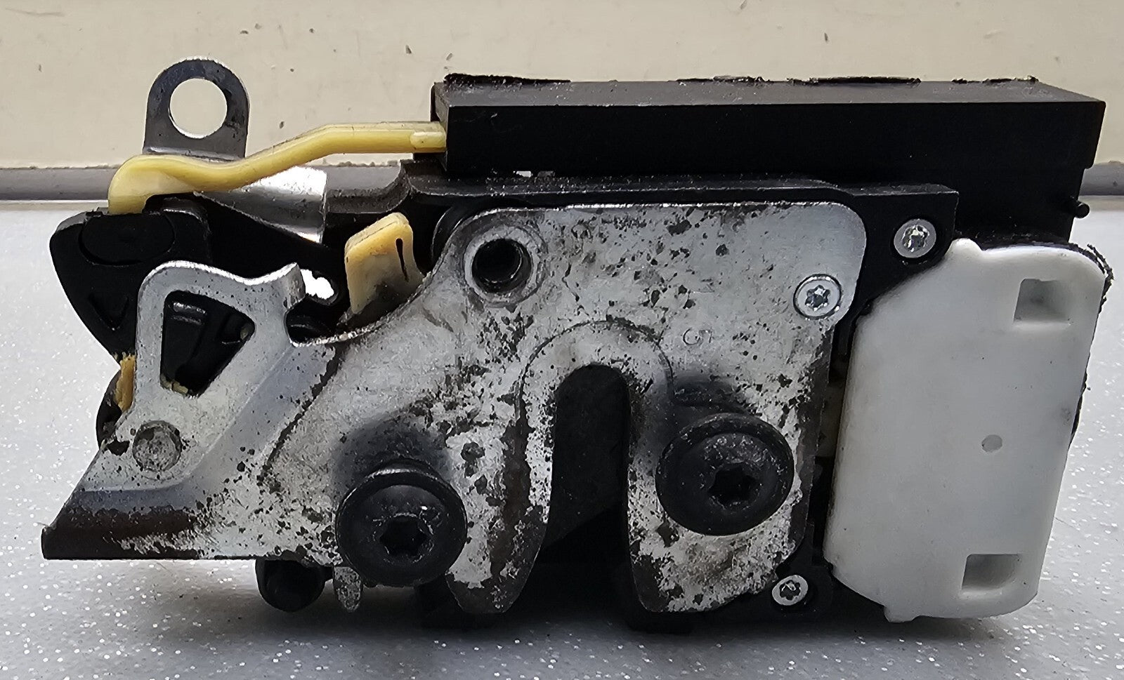 🔥04-09 UPLANDER VENTURE MONTANA TRUNK TAILGATE LIFT GATE LATCH HATCH LOCK OEM