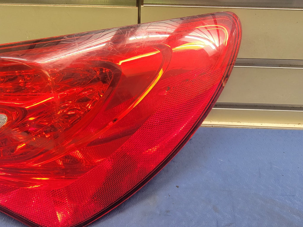 🔥2011 - 2014 Chrysler 200 Tail Light taillight tail lamp passenger side right