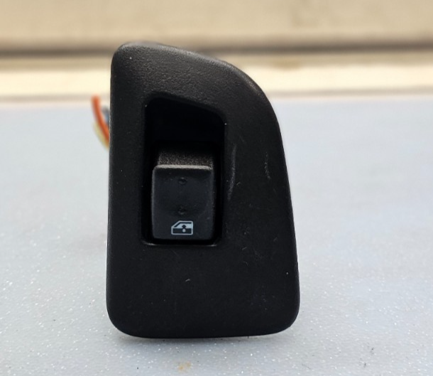 🔥03-06 Silverado Tahoe Suburban Yukon Sierra Left Rear Window Door Switch Black