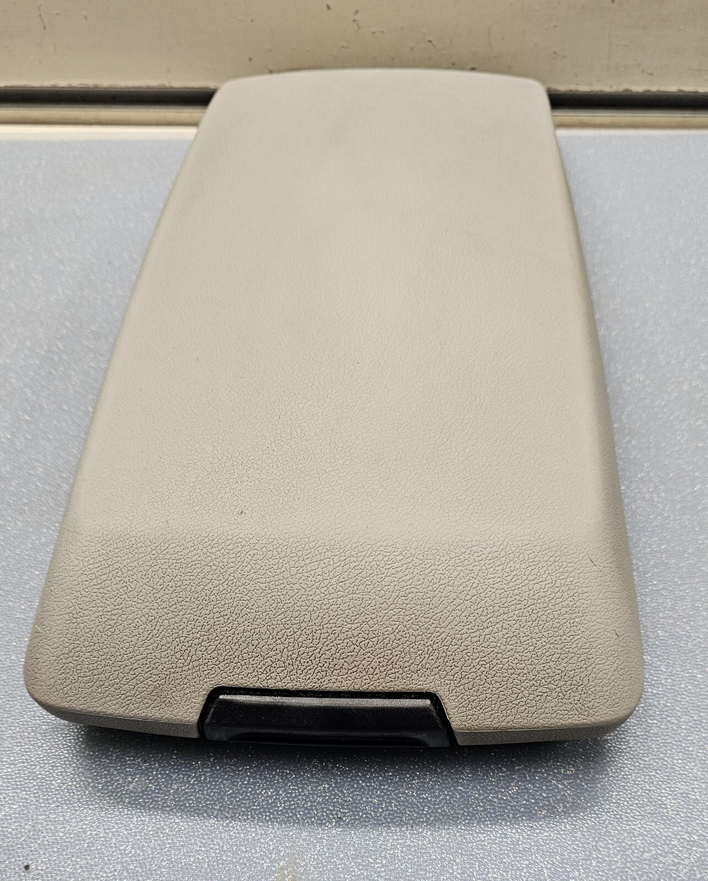 🔥05-07 Chrysler 300 Dodge CHARGER Center Console ARMREST Lid Cover TAN L28