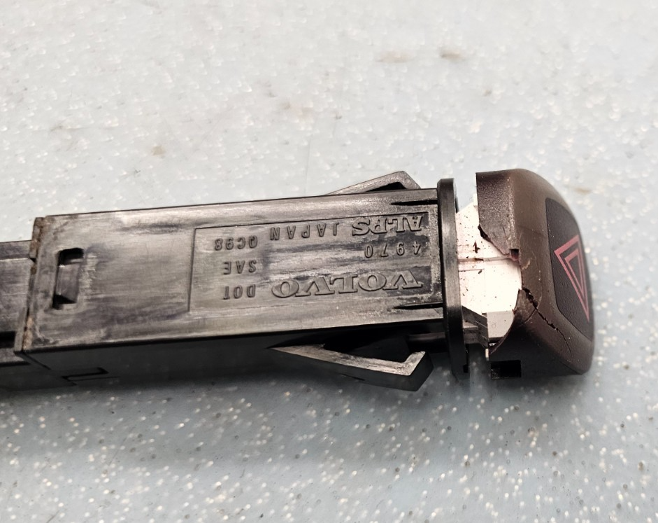 🔥98-14 Volvo XC90 S80 V70 Emergency Hazard Light Control Switch Unit Assy Black