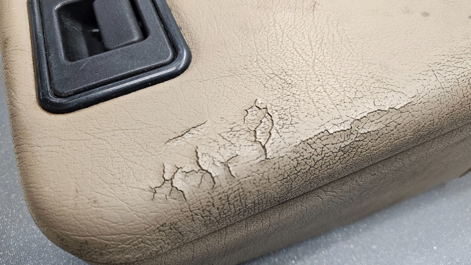 🔥99-10 Ford F250 F350 Center Console JUMP SEAT Arm Rest CLOTH/LEATHER TAN JS3