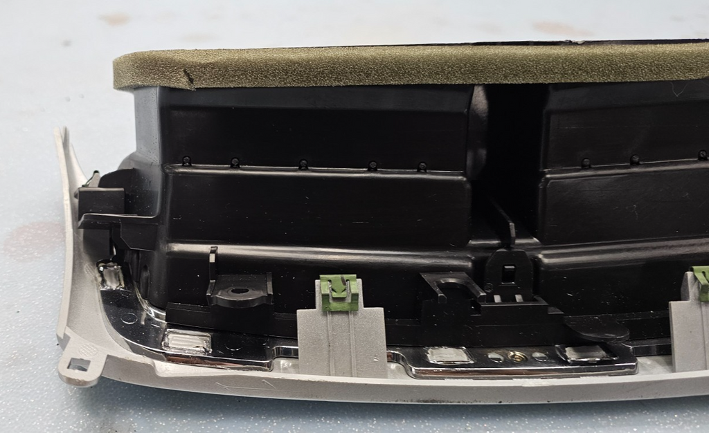 08-12 MALIBU Dash A/CHVAC  Heater AIR VENT Front Center Bezel Trim Silver VT46