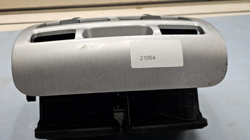 🔥05-09 KIA SPORTAGE CENTER DASH RADIO BEZEL TRIM CLIMATE CONTROL OEM SILVER