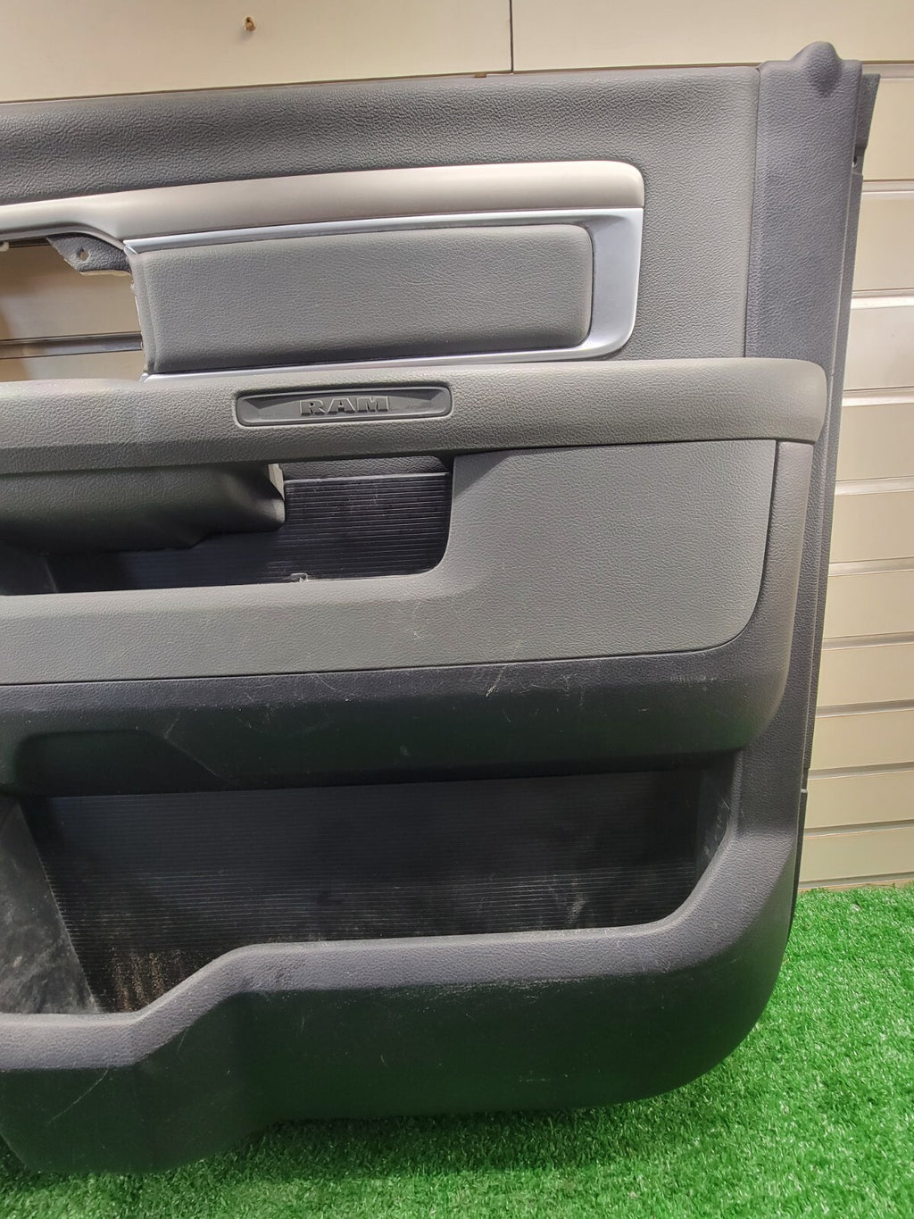 🔥13-18 Dodge RAM 1500 2500 3500 Interior RIGHT PASSENGER Door Panel Front GRAY