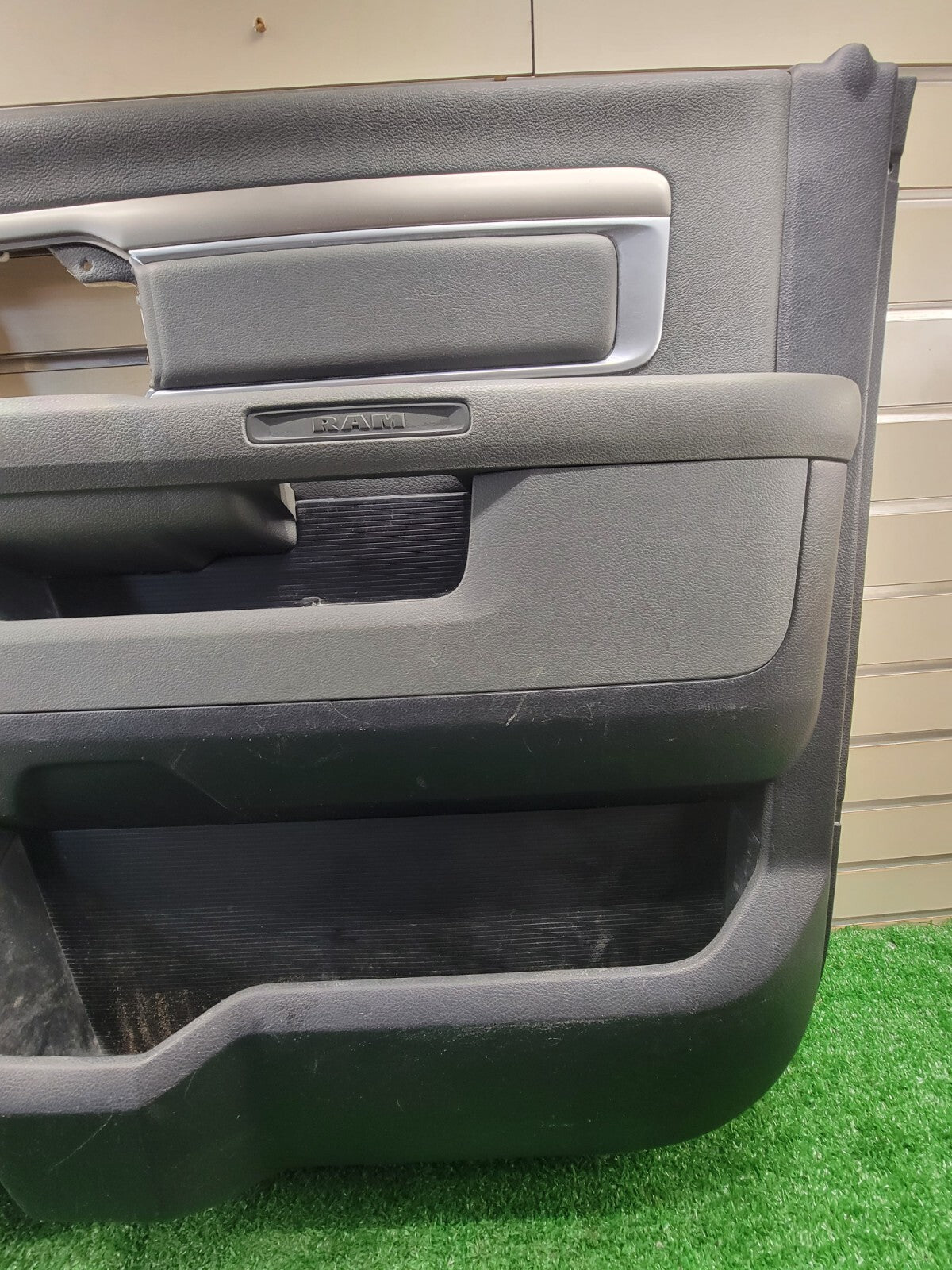 🔥13-18 Dodge RAM 1500 2500 3500 Interior RIGHT PASSENGER Door Panel Front GRAY