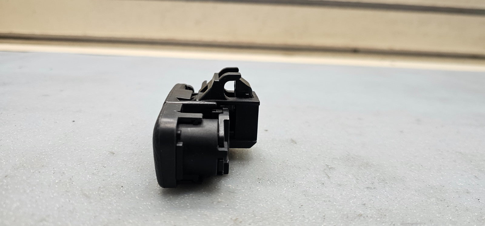 🔥00-16 Suzuki Grand Vitara Car Glove Box Lock Latch Handle Black