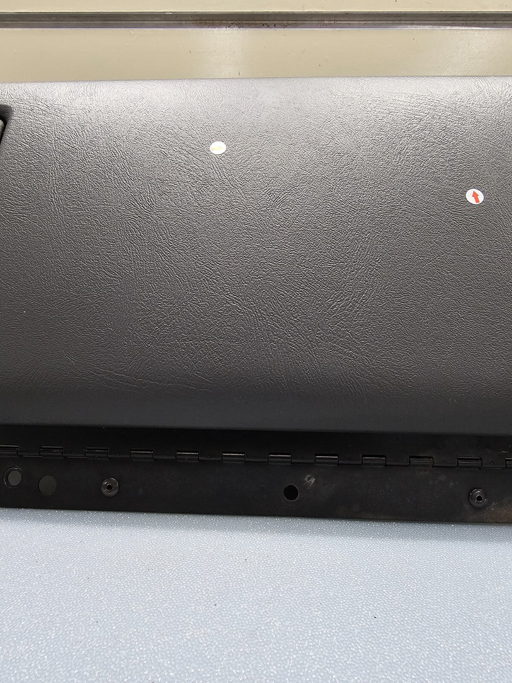 🔥99-06 SILVERADO SIERRA Dash GLOVE BOX Storage Compartment Assembly Black G3