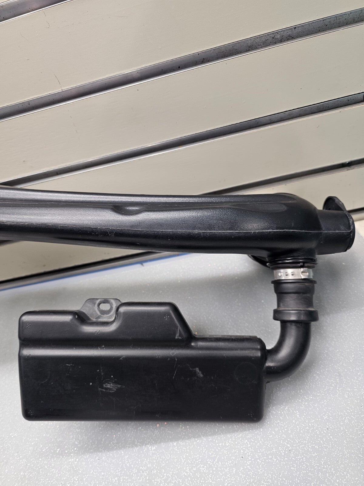 13-16 Dodge Dart 2.4L Engine Air Intake Cleaner Hose Mopar Duct Assembly OEM