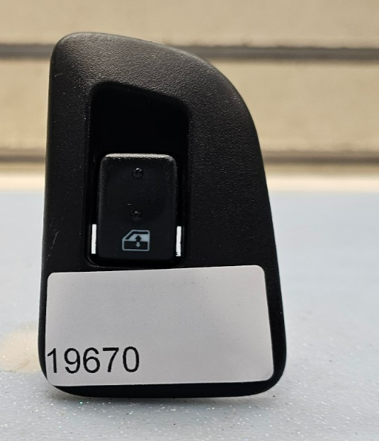 03-06 Chevy Silverado Tahoe Suburban GMC Yukon Sierra Left Rear Window Switch OE