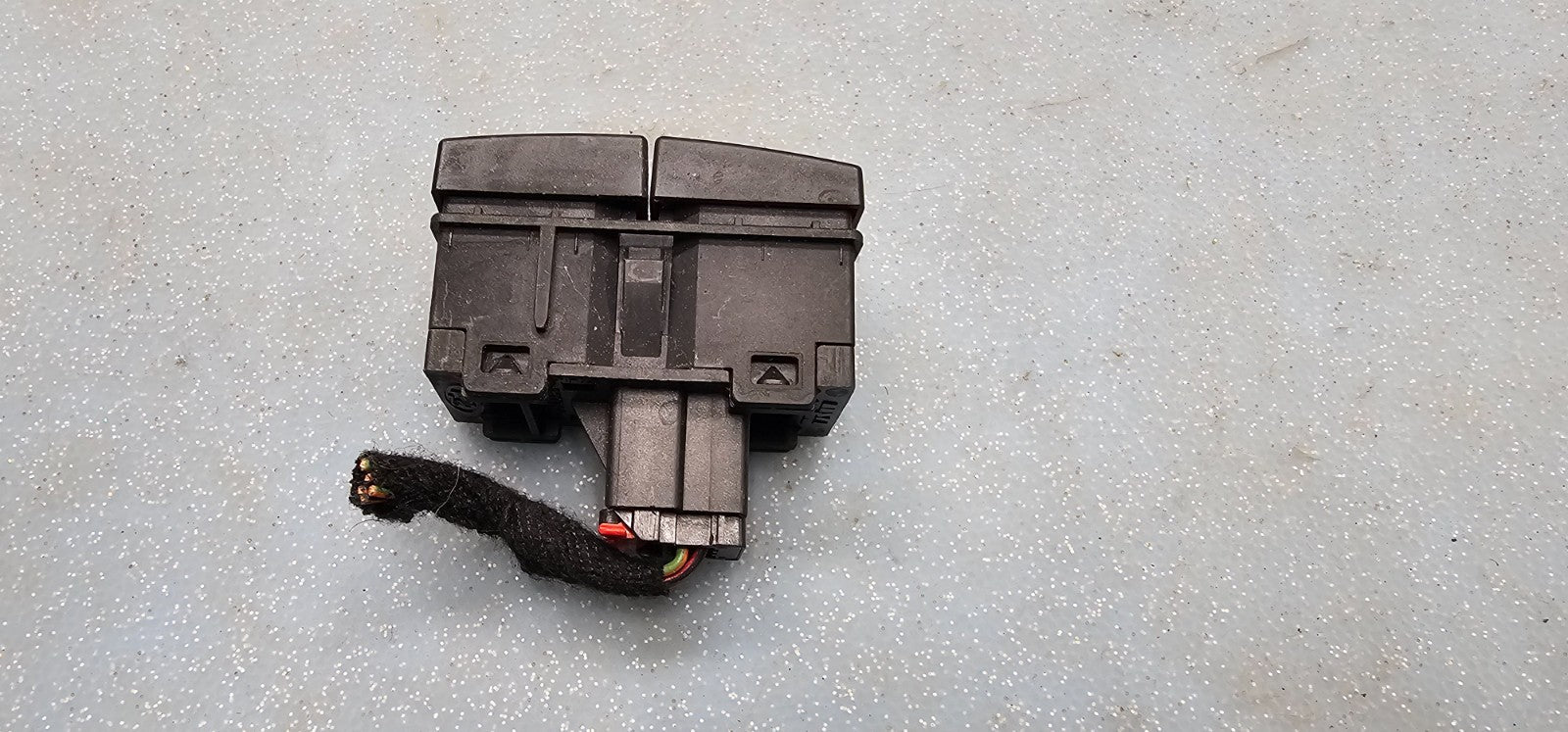 🔥05-07 FORD Focus Emergency Hazard Light Flasher Button Control Switch  BLACK