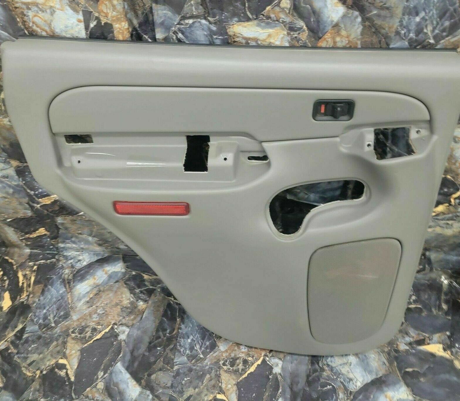 🔥99-06 Silverado SIERRA Door Panel Rear LEFT /No Arm LIGHT GRAY H2 D7