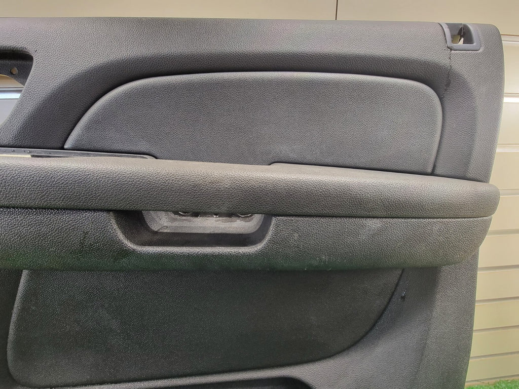 🔥07-09 Chevy Suburban Tahoe Yukon Front Door Trim Panel RIGHT PASSENGER GRAYD15