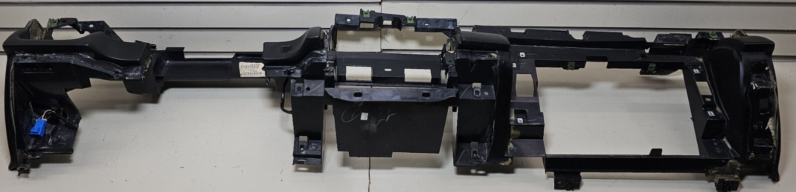 🔥00-05 Cadillac Deville Dashboard Retainer Assembly Frame OEM