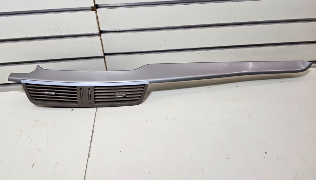 🔥09-14 Volkswagen Routan Dash Front Center Trim Bezel Panel Air Vent Silver OEM