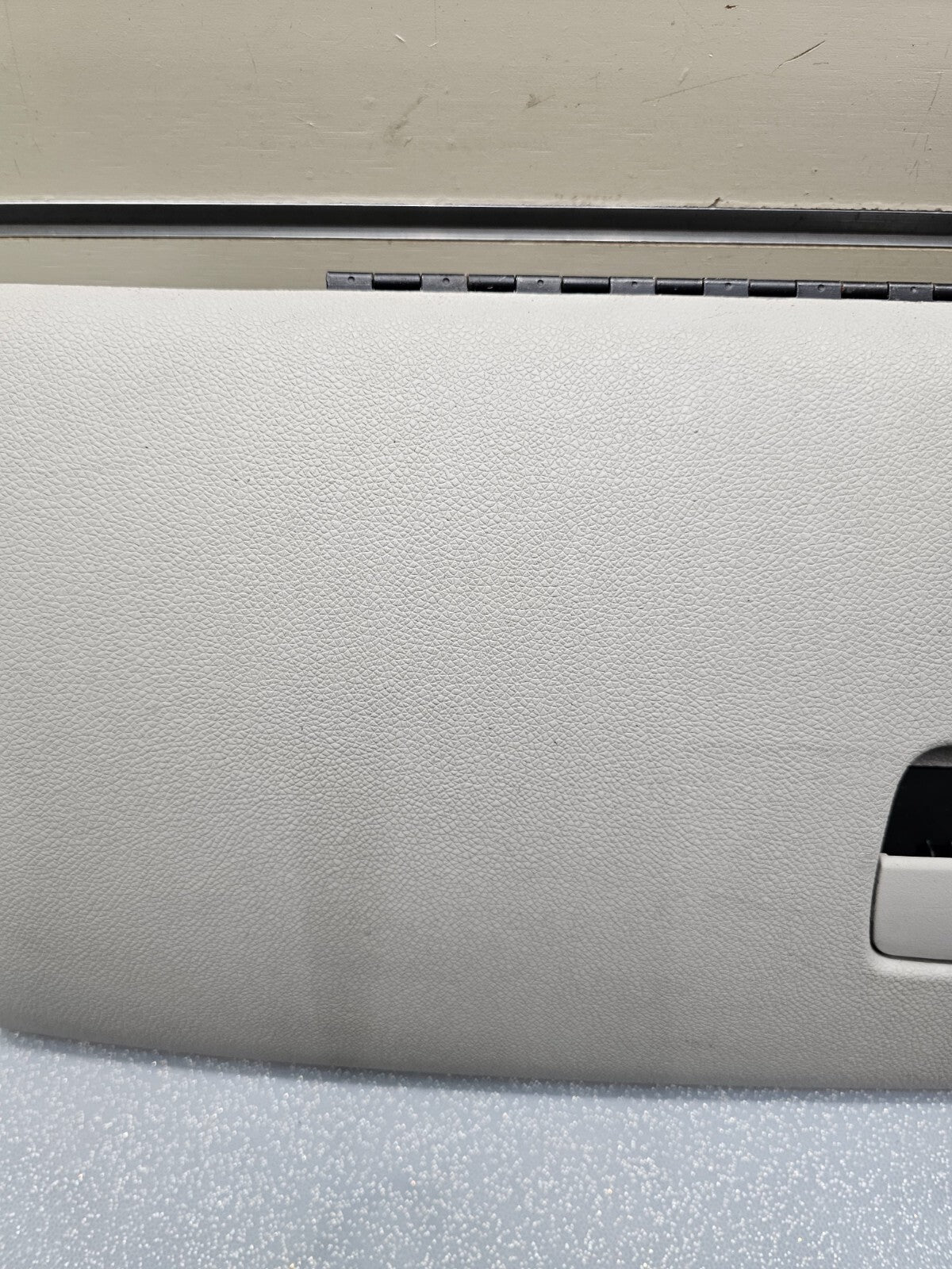 07-14 Silverado SIERRA Dash UPPER GLOVE BOX Storage Compartment Door LT GRAY G4