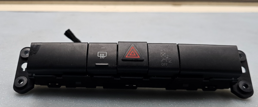 🔥06-08  CHRYSLER PT CRUISER CENTER DASH HAZARD DEFROST CONTROL SWITCH BLACK