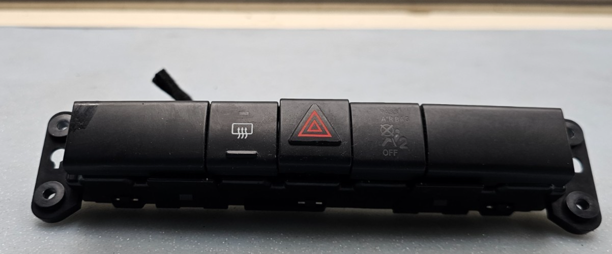 🔥06-08  CHRYSLER PT CRUISER CENTER DASH HAZARD DEFROST CONTROL SWITCH BLACK